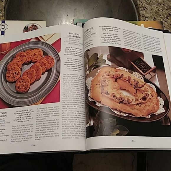 Books    - Picture 7 of 7